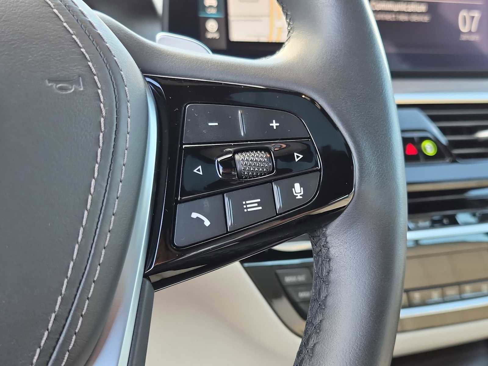 Used 2021 BMW 530e 530e w/ Premium Package image 22