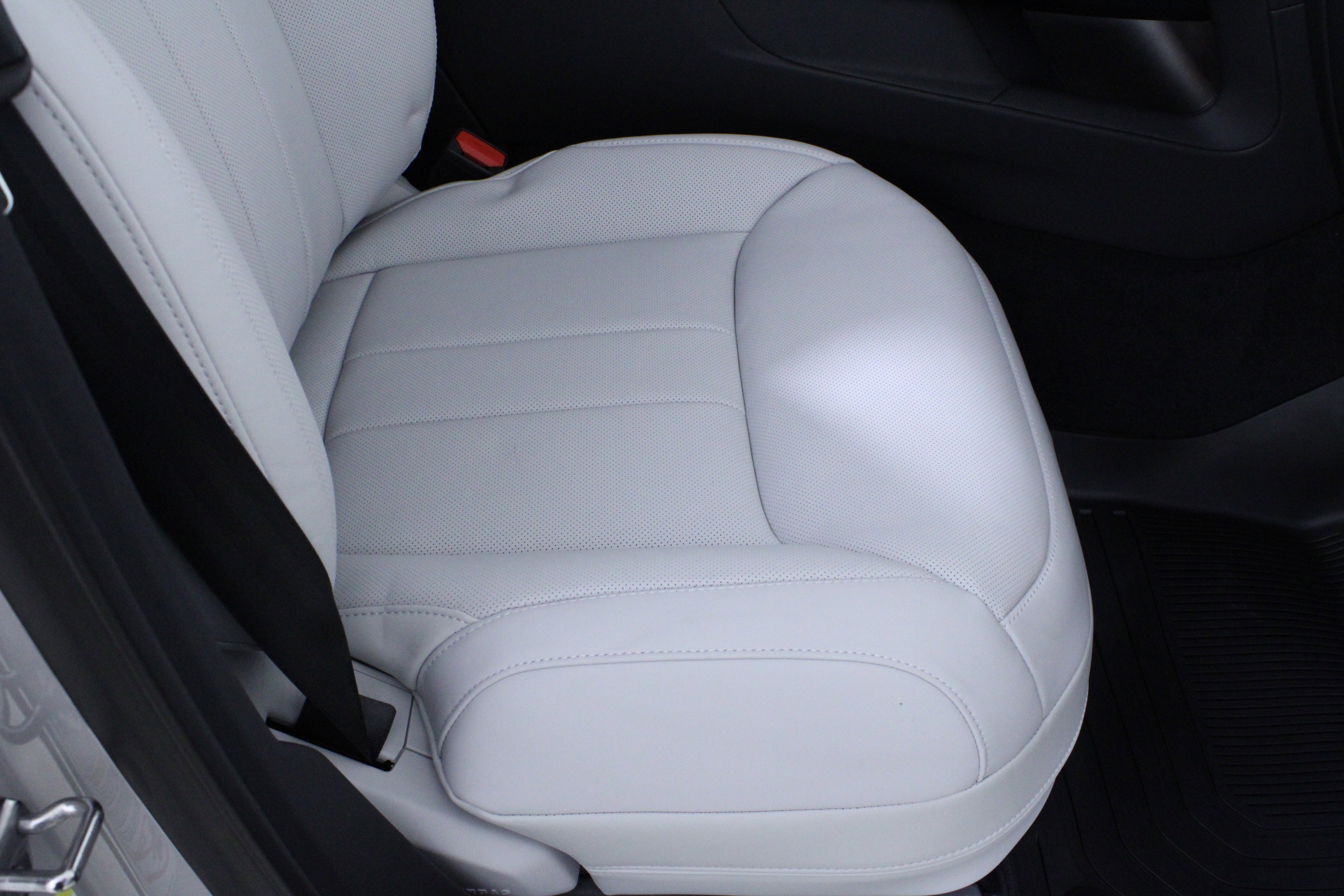 New 2026 Land Rover Range Rover Sport SE image 13