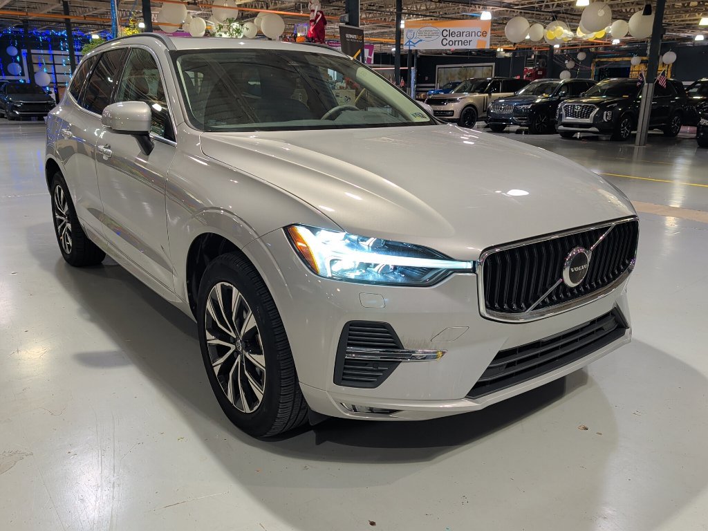 Used 2023 Volvo XC60 B5 Core w/ Climate Package AWD/4WD image 6