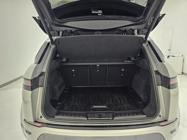 Used 2023 Land Rover Range Rover Evoque R-Dynamic SE image 32