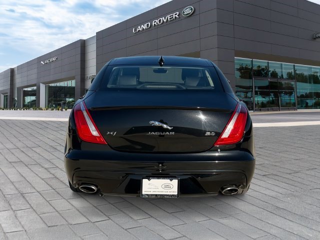 Used 2019 Jaguar XJ R-Sport RWD image 4