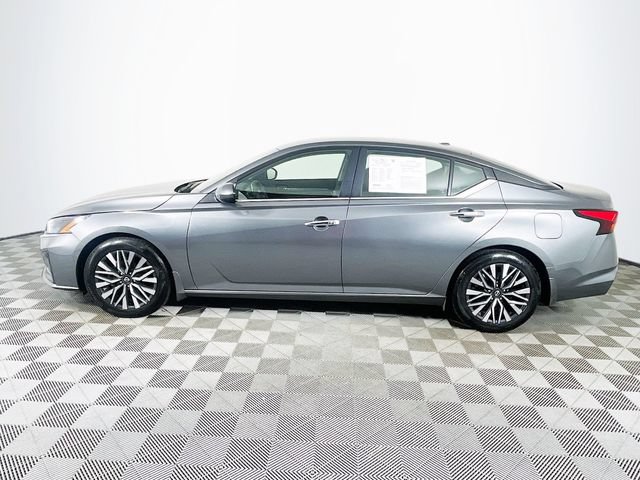 Used 2023 Nissan Altima 2.5 SV FWD image 5