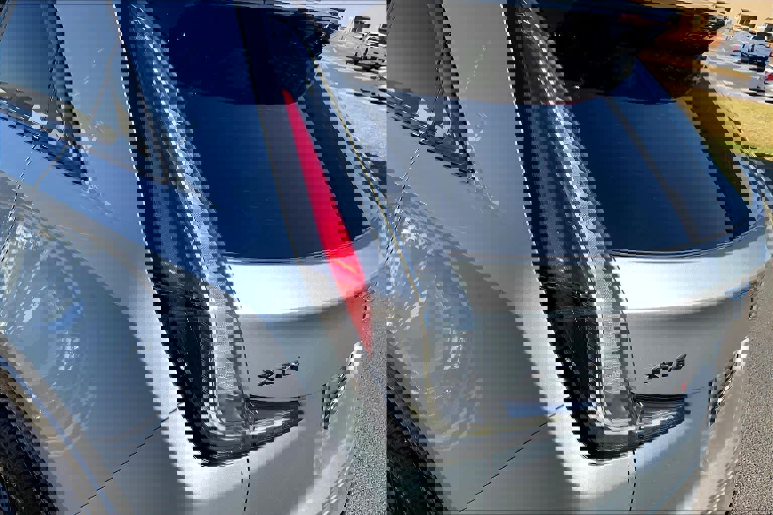 Used 2025 Cadillac XT4 Sport w/ LPO, Onyx Lite Package FWD image 29