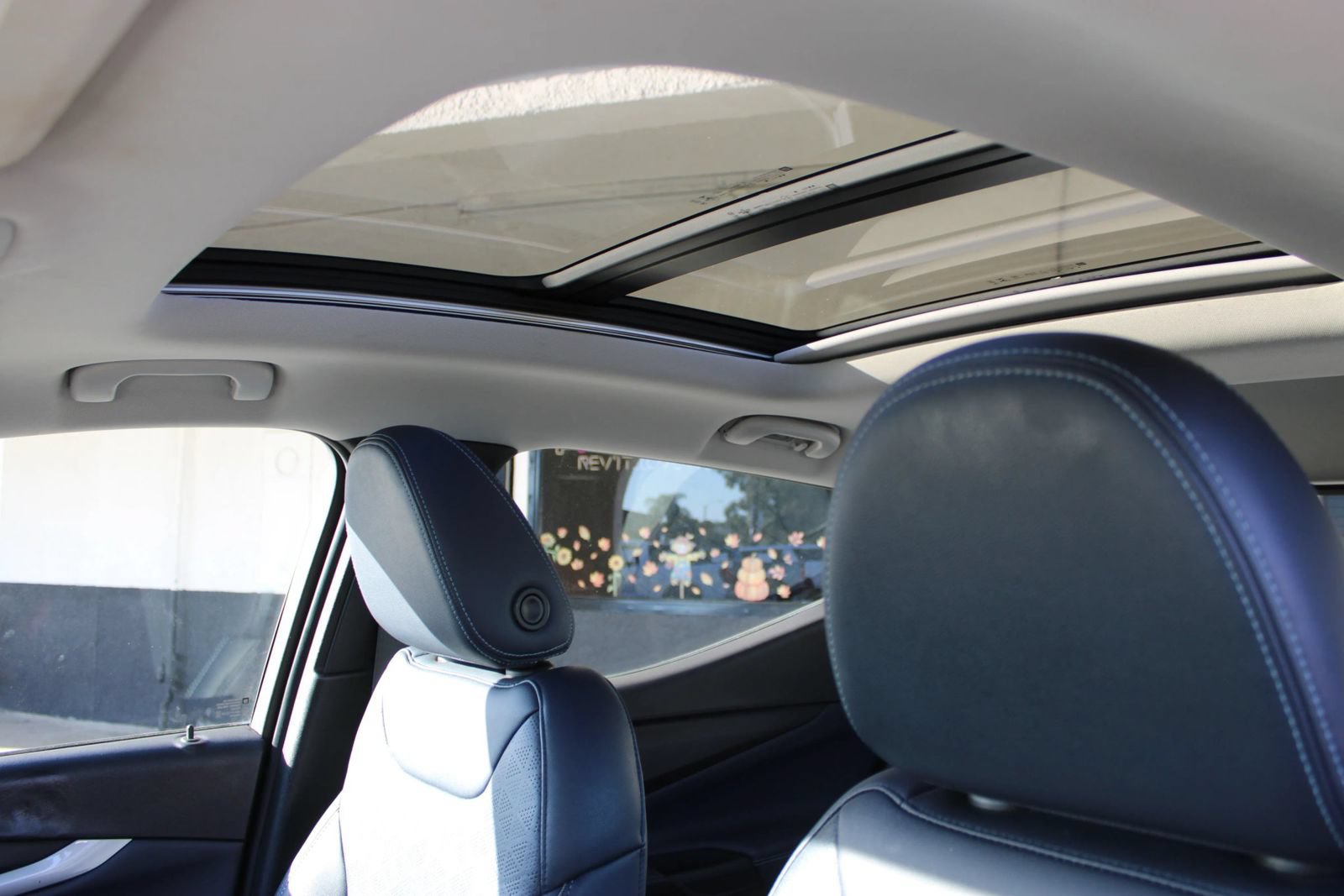 Used 2022 Chevrolet Bolt EUV Premier w/ Launch Edition FWD image 14