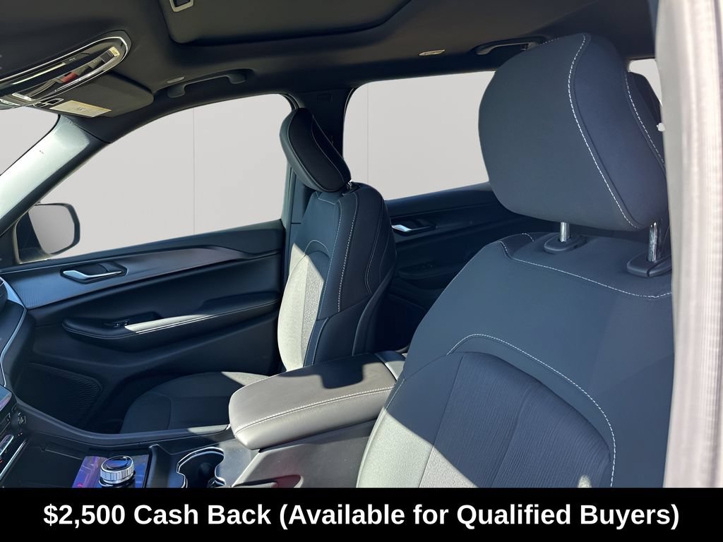 New 2025 Jeep Grand Cherokee L Laredo w/ Luxury Tech Group I RWD image 31