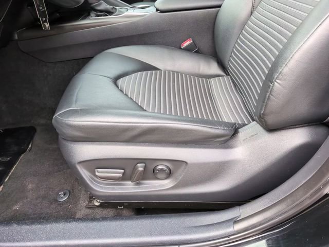 Used 2023 Toyota Camry SE image 12