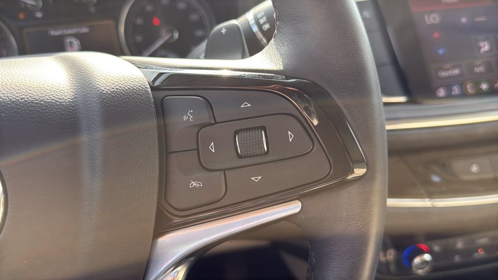 Used 2024 Buick Enclave Essence FWD image 21