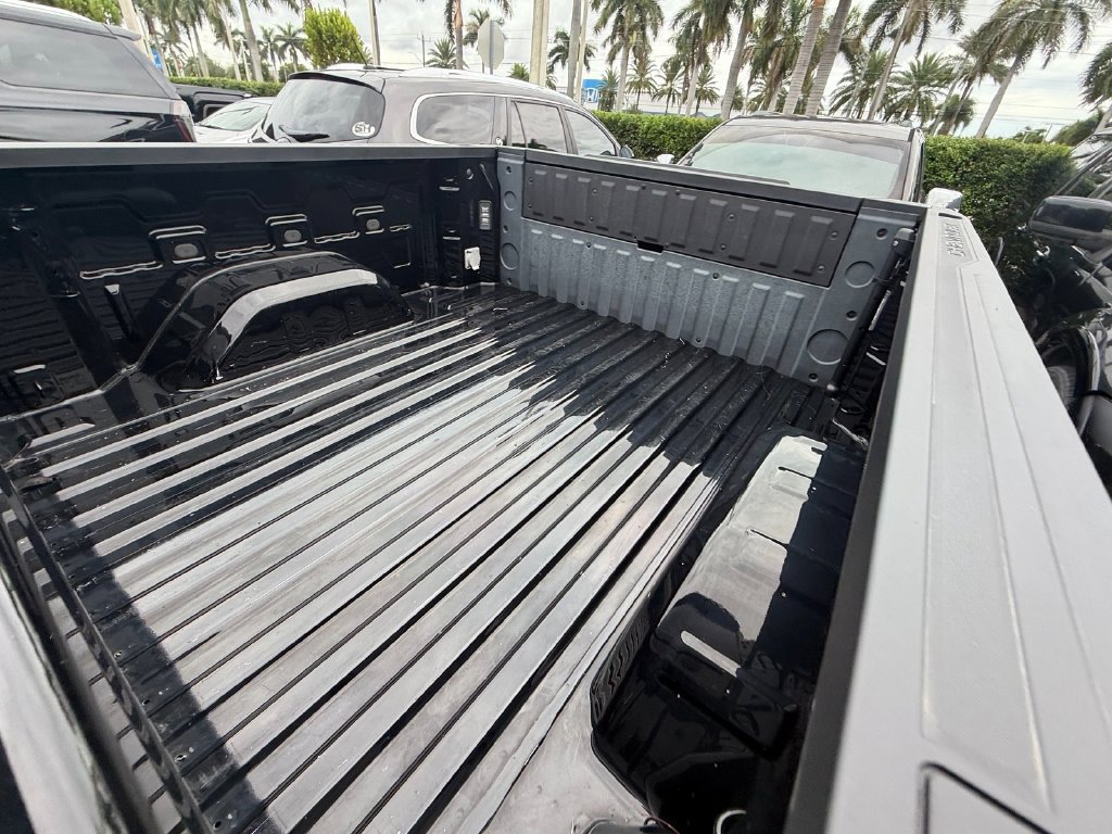 Used 2024 Chevrolet Silverado 1500 LT RWD image 8