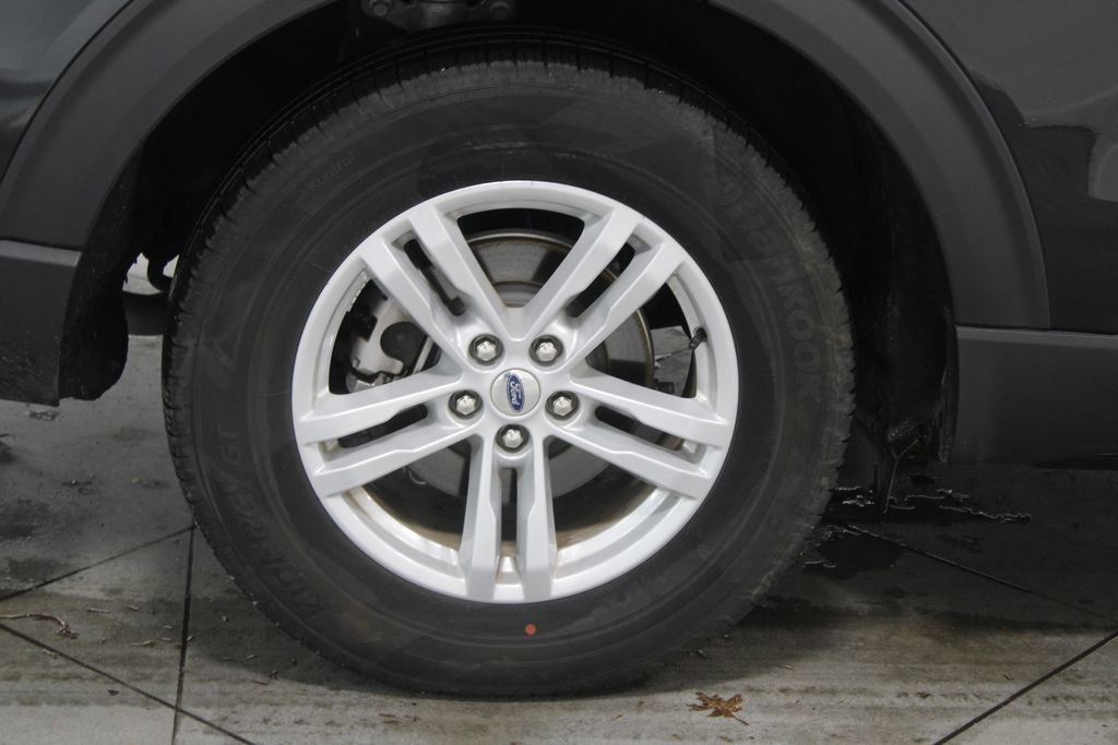 Used 2023 Ford Explorer XLT w/ Equipment Group 202A image 13