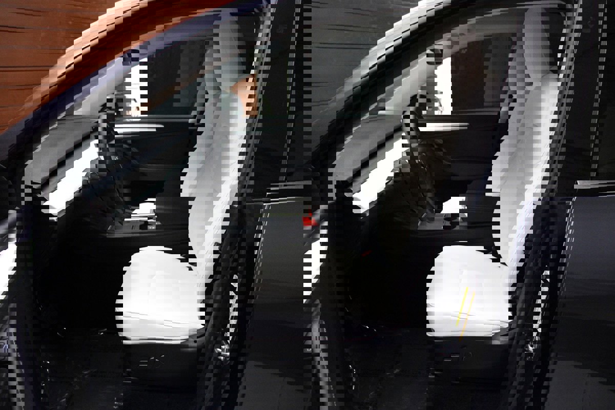 Used 2022 Tesla Model Y Long Range AWD/4WD image 26