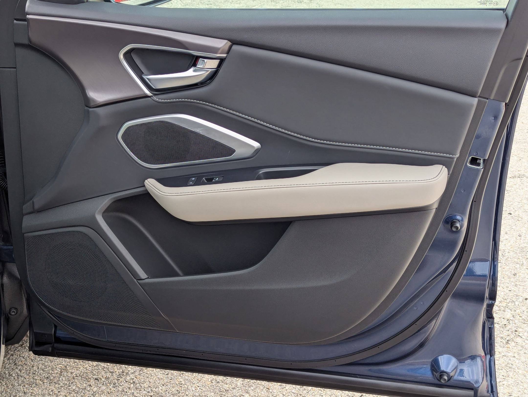 Certified 2025 Acura RDX SH-AWD image 22