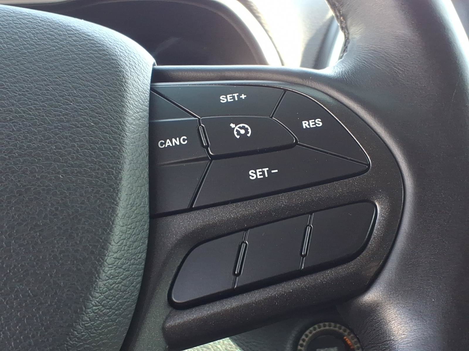 Used 2019 Jeep Cherokee Trailhawk w/ Cold Weather Group AWD/4WD image 26