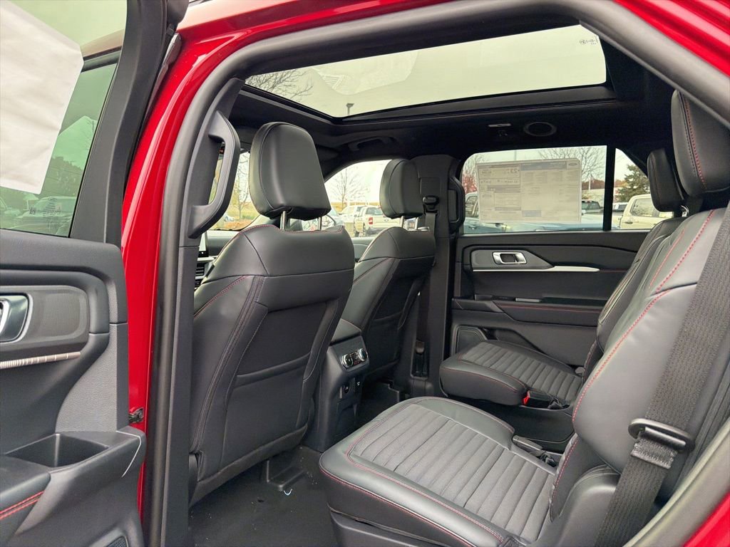 New 2026 Ford Explorer ST-Line w/ ST-Line Street Pack image 25