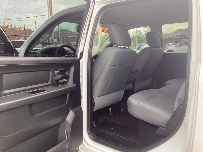 Used 2016 RAM 1500 Express image 5