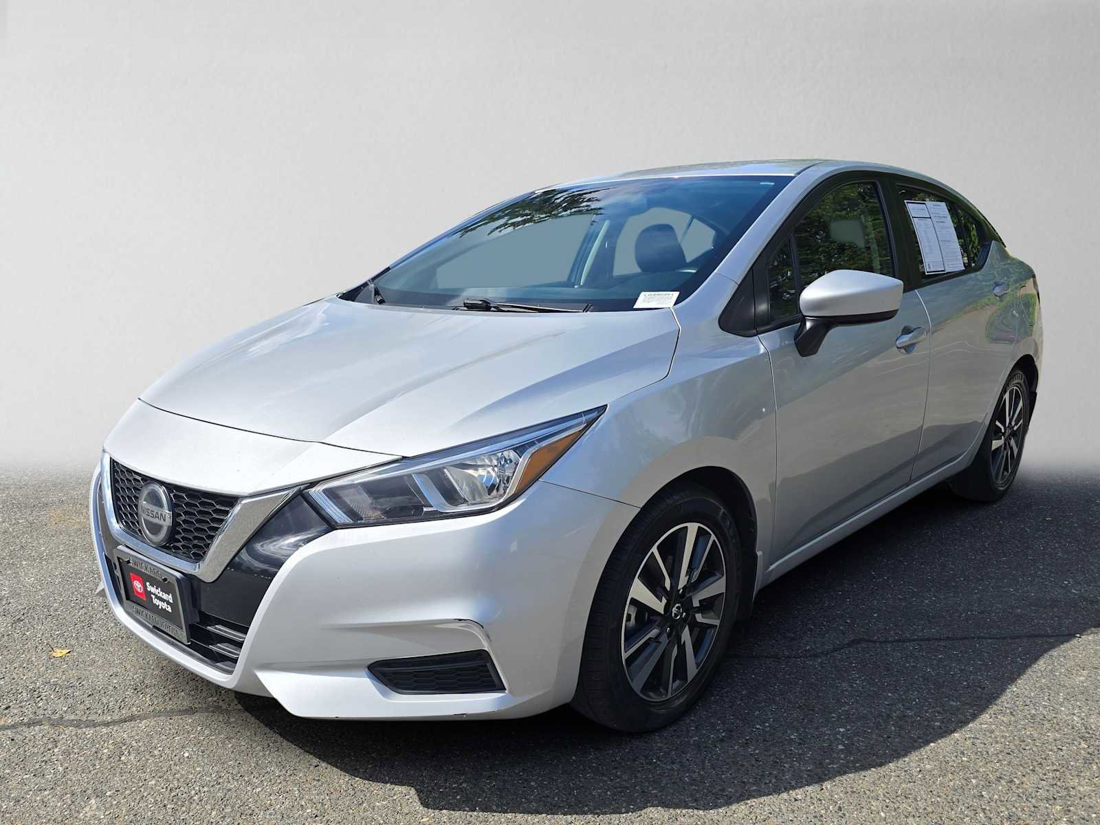 Used 2022 Nissan Versa SV w/ Trunk Package FWD image 3
