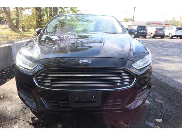 Used 2016 Ford Fusion SE image 3