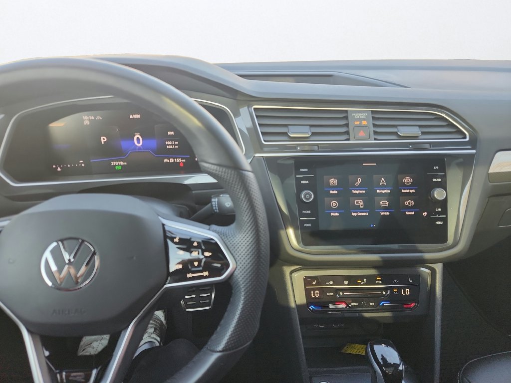 Certified 2024 Volkswagen Tiguan SE R-Line w/ MDO Package, Two-Row AWD/4WD image 20