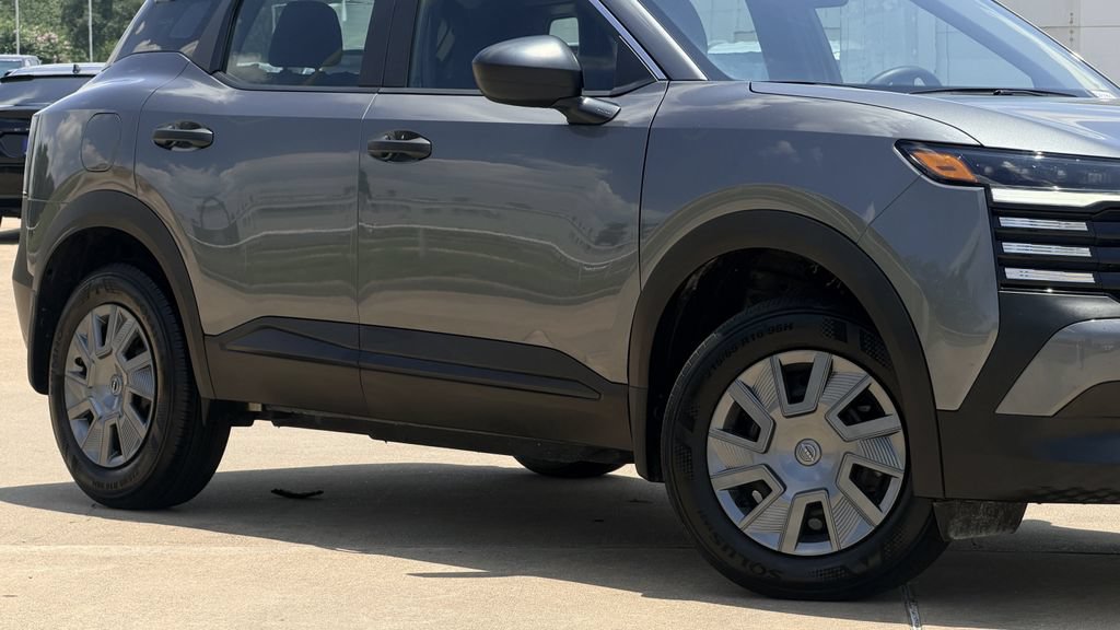 Used 2025 Nissan Kicks S FWD image 11