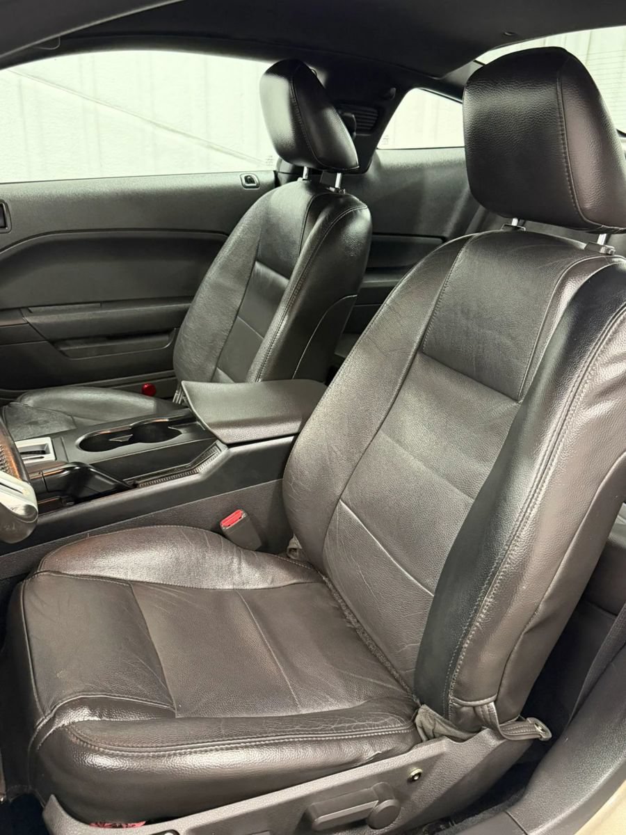Used 2005 Ford Mustang Premium RWD image 28
