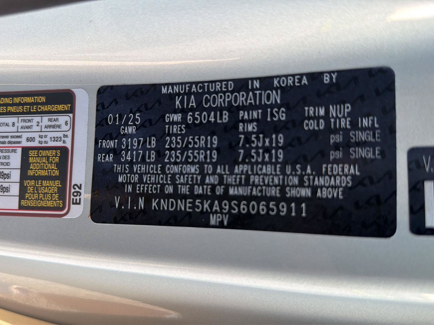 Used 2025 Kia Carnival SX FWD image 40