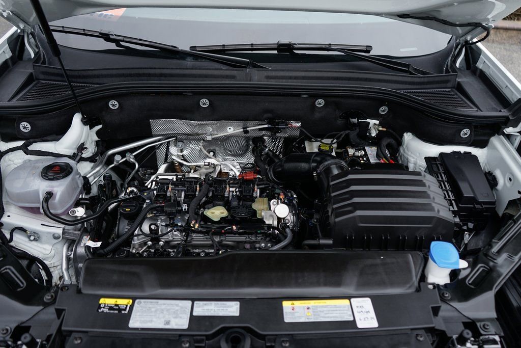 Used 2025 Volkswagen Atlas Peak Edition SE image 13