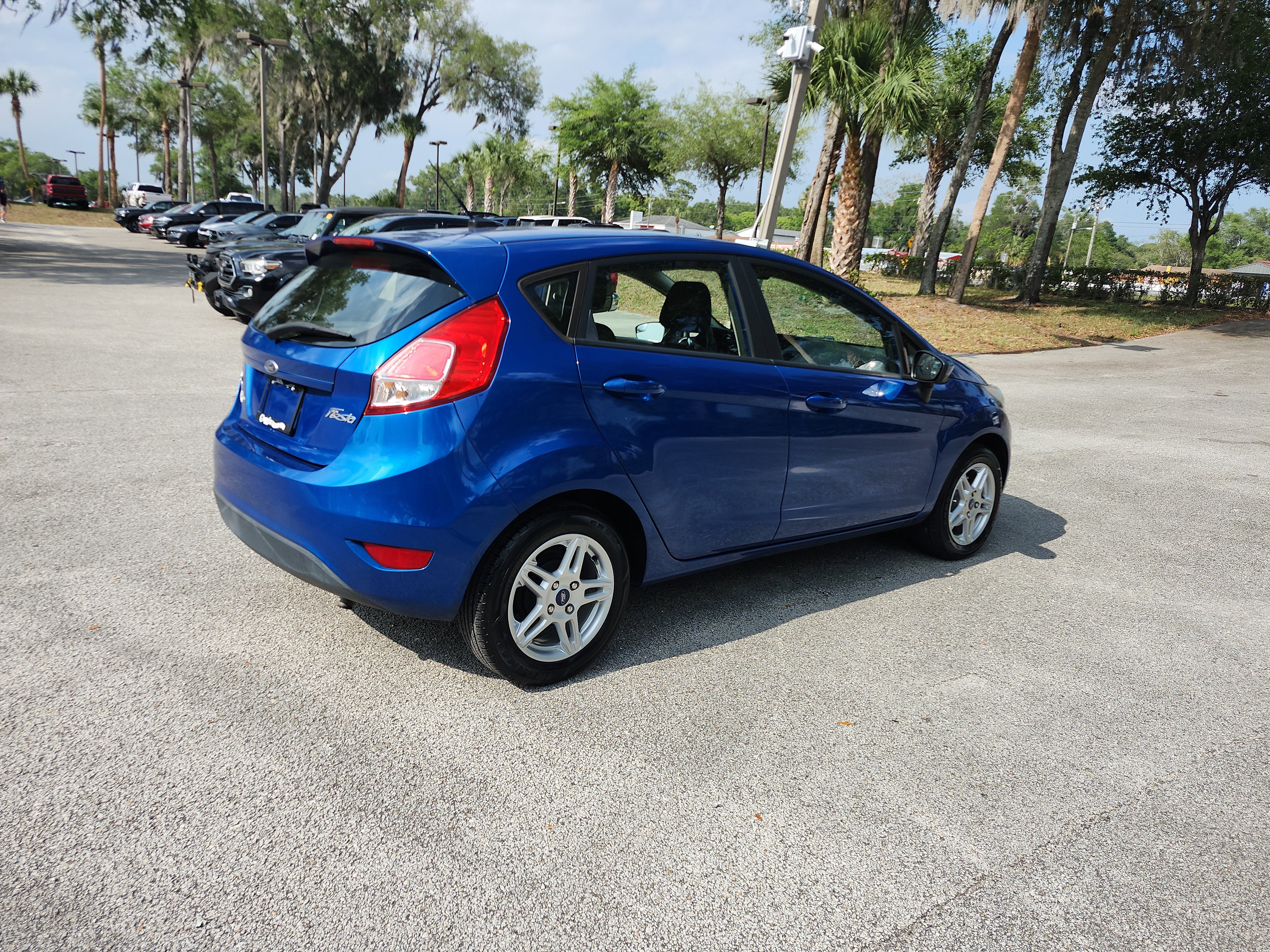 Used 2018 Ford Fiesta SE FWD image 4