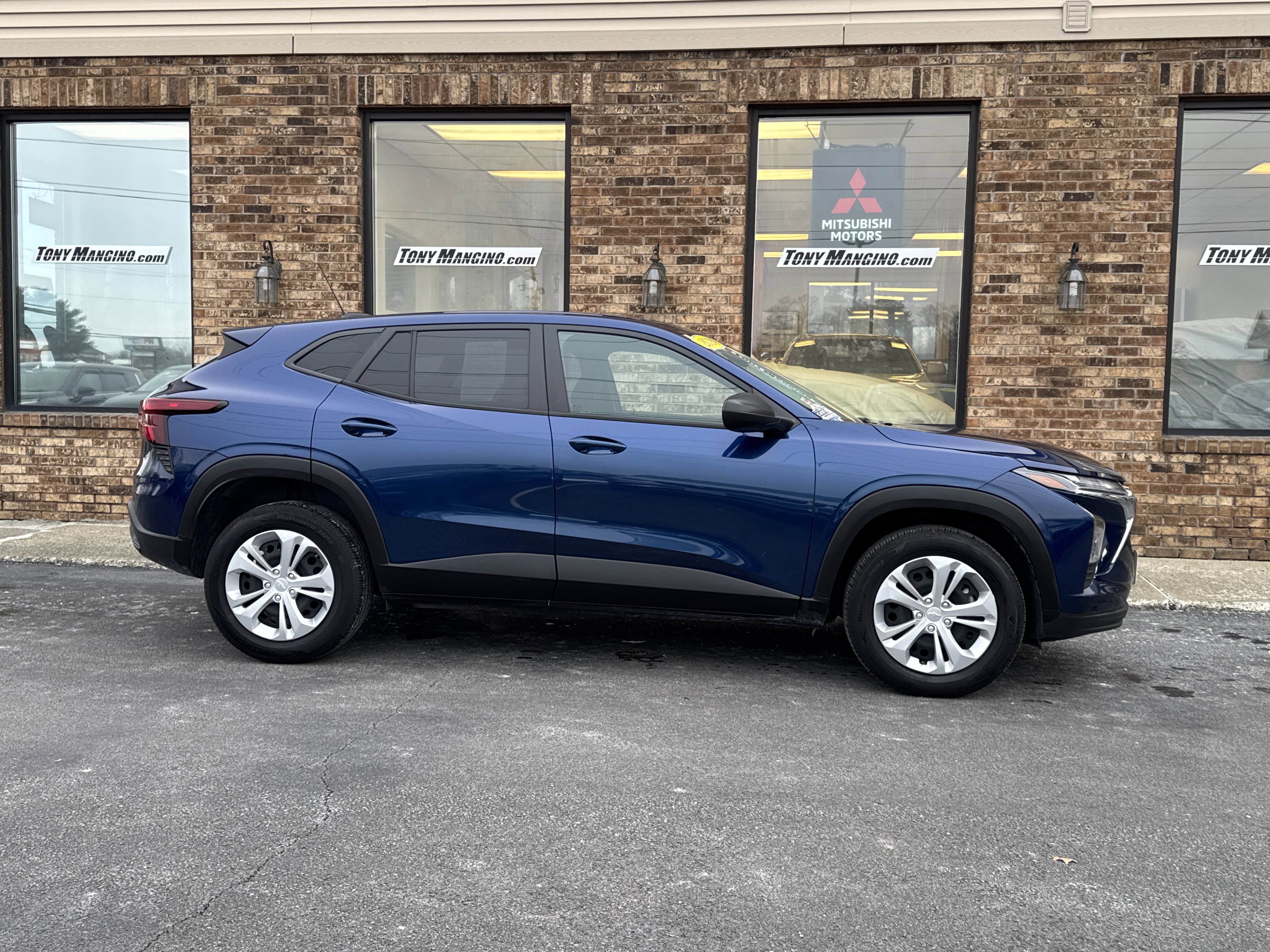 Used 2024 Chevrolet Trax LS image 6