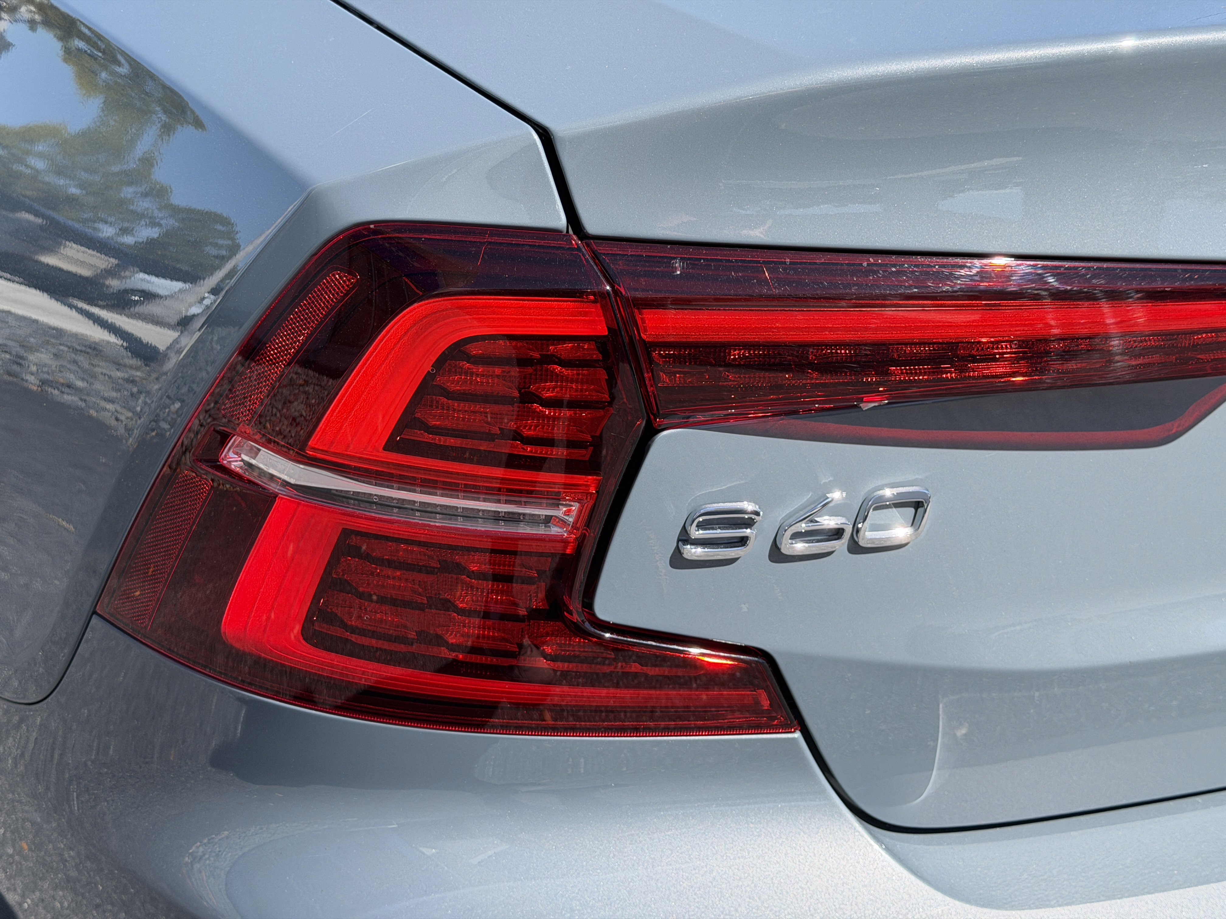 Certified 2023 Volvo S60 B5 Ultimate w/ Climate Package image 8