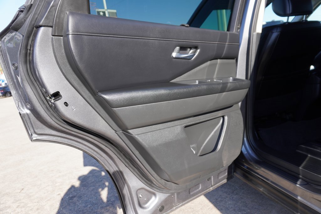 Used 2023 Nissan Pathfinder SL image 16