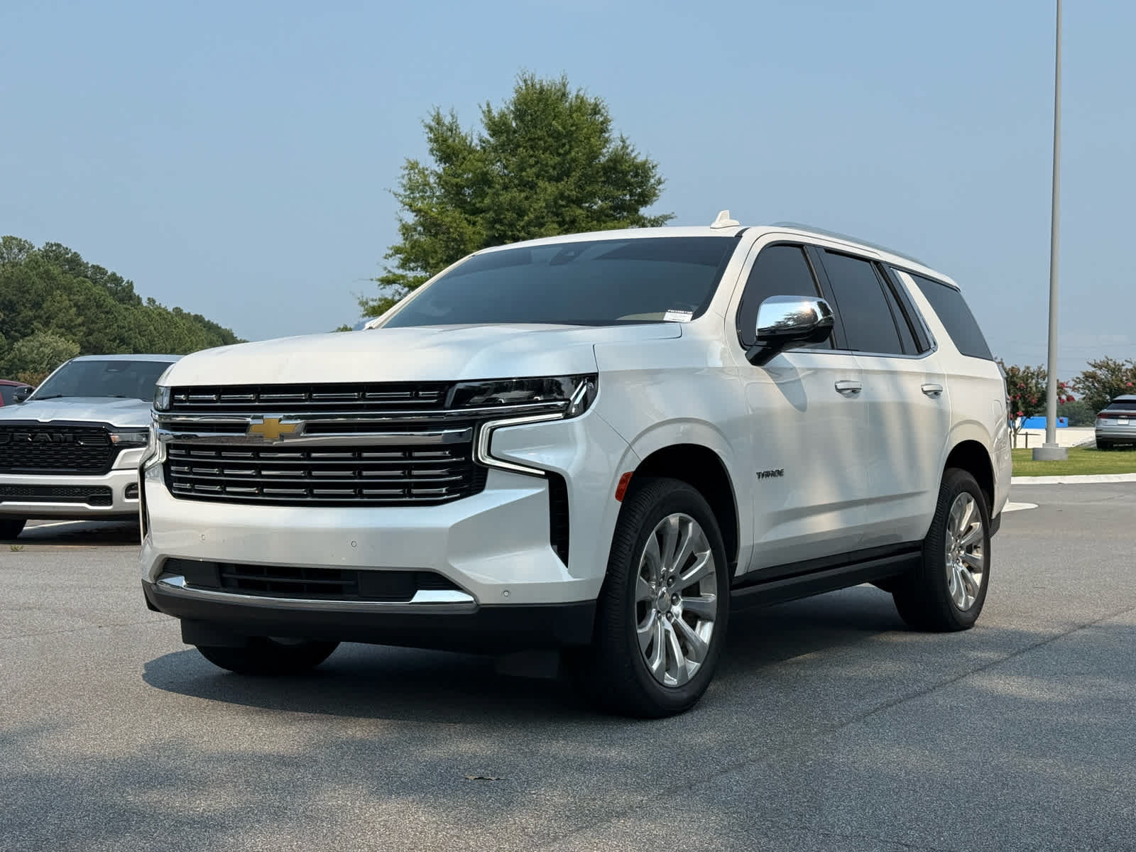 Used 2022 Chevrolet Tahoe Premier AWD/4WD image 1
