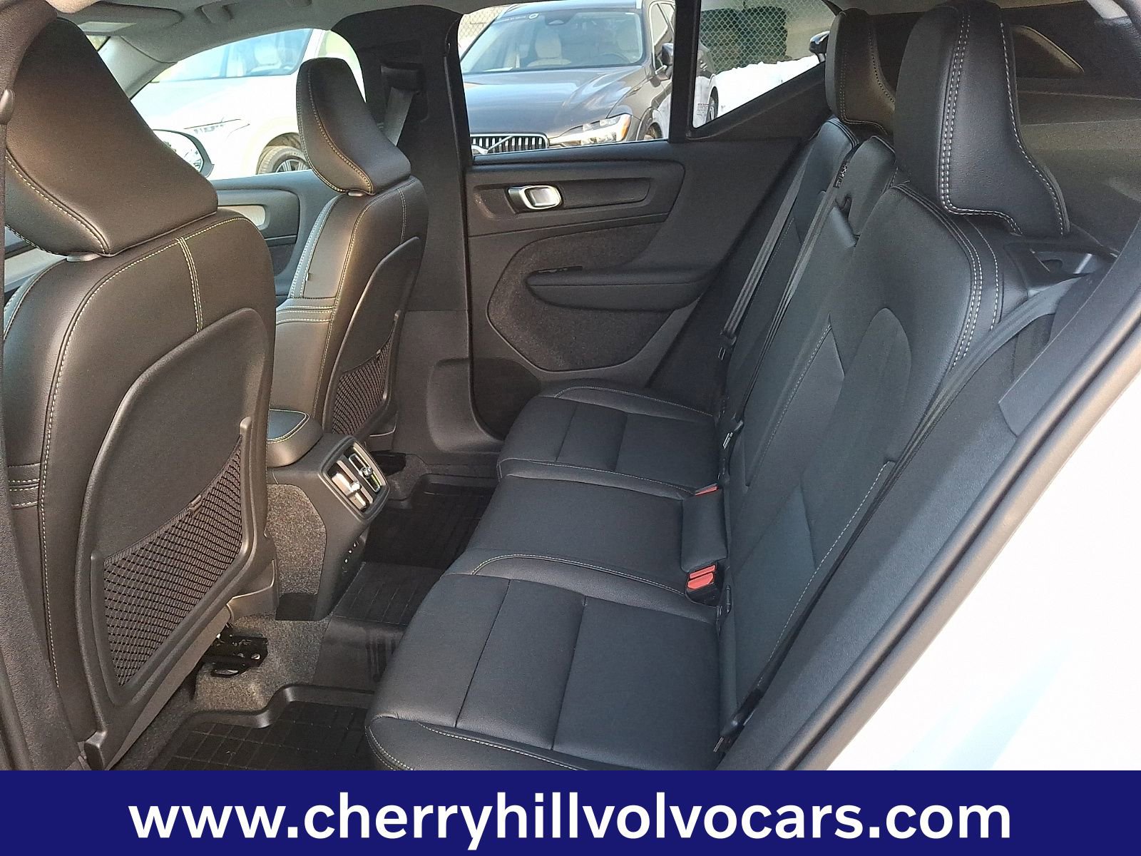 Certified 2025 Volvo XC40 B5 Core w/ Protection Package Premier image 10