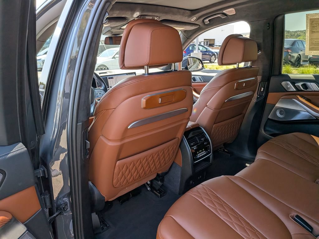 Certified 2025 BMW ALPINA XB7 AWD/4WD image 37