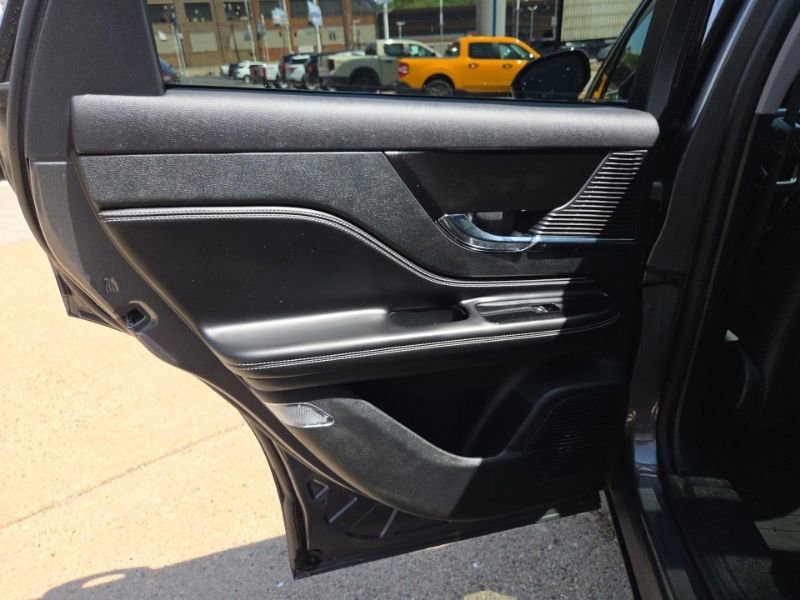 Used 2022 Lincoln Corsair AWD w/ Premium Package image 21