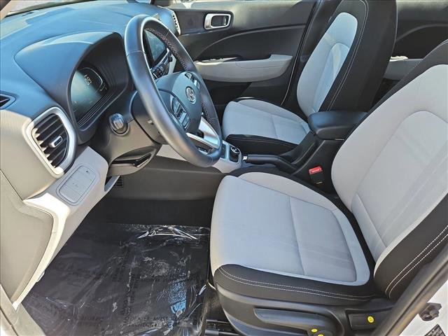 Certified 2025 Hyundai Venue SEL image 22