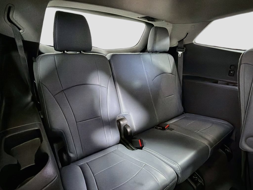 Used 2018 Buick Enclave Essence w/ Trailering Package FWD image 27