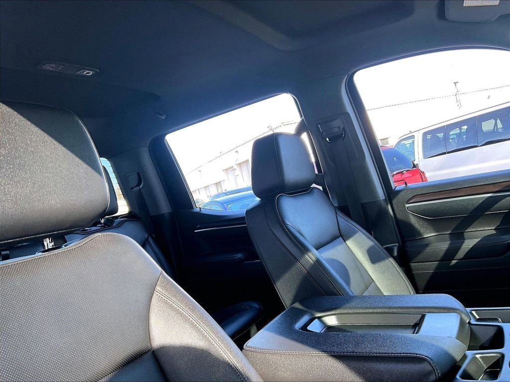 Used 2026 GMC Sierra 1500 SLT AWD/4WD image 22