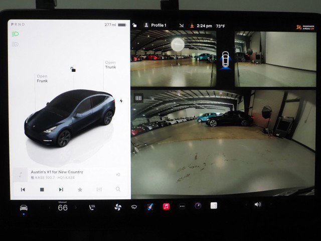 Used 2025 Tesla Model Y AWD image 25