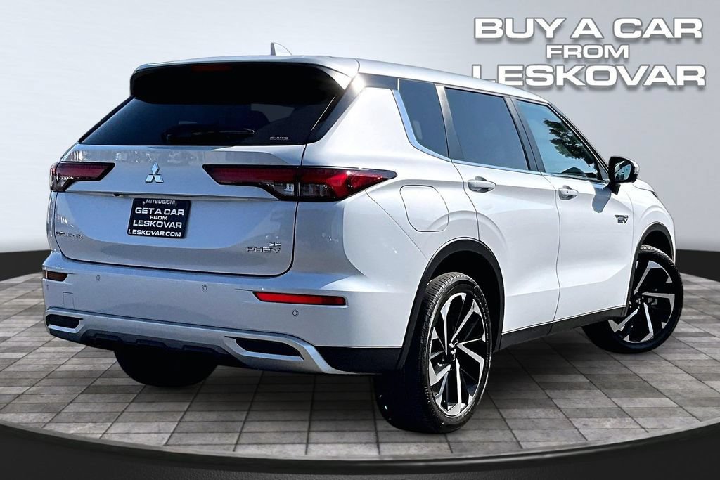 Used 2024 Mitsubishi Outlander 4WD Plug-In Hybrid image 13