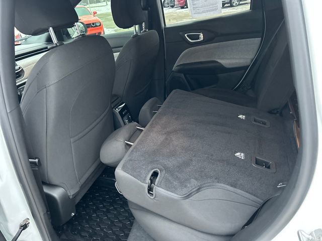 Used 2025 Jeep Compass Sport image 39