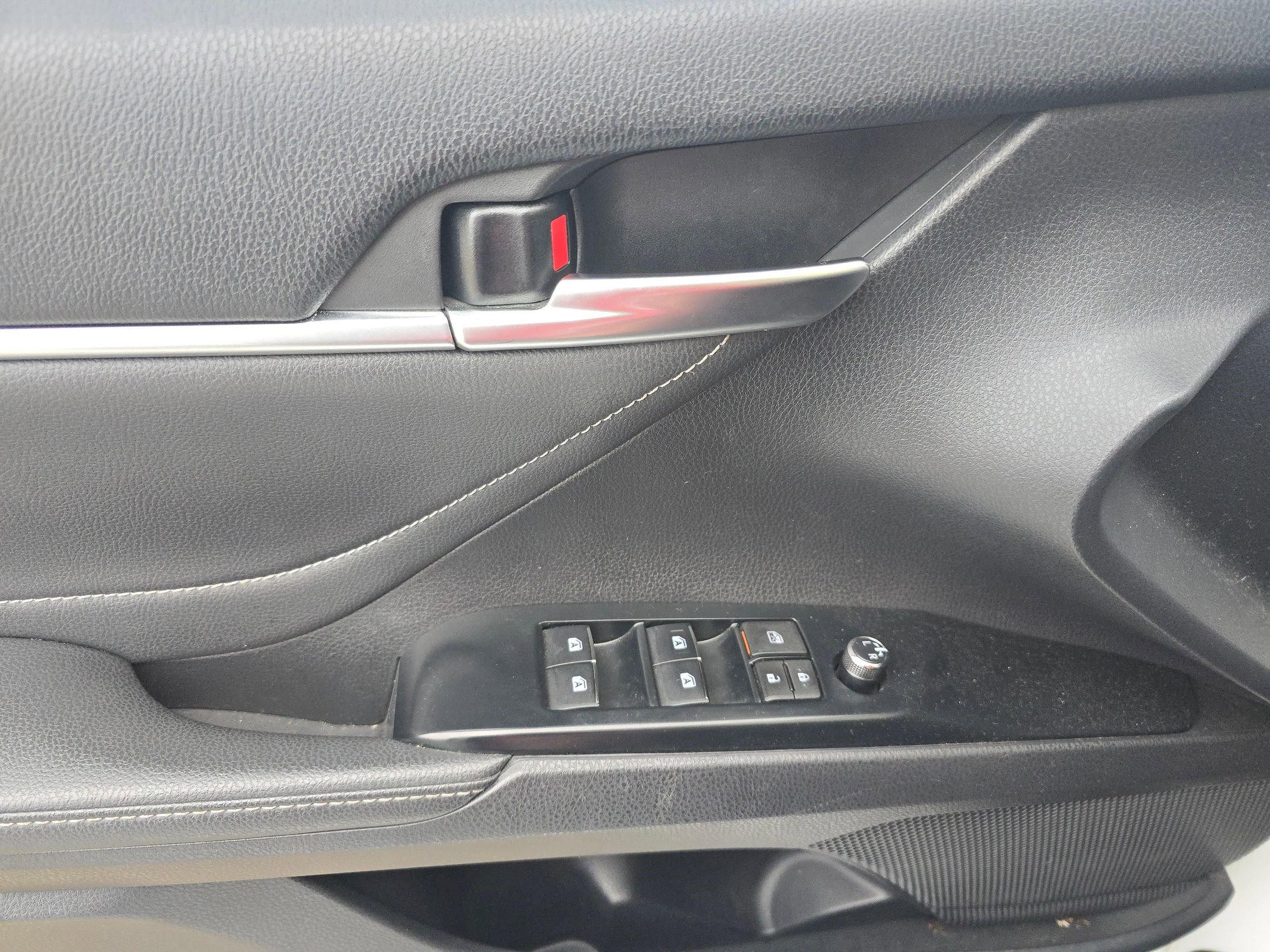 Used 2018 Toyota Camry XSE image 22