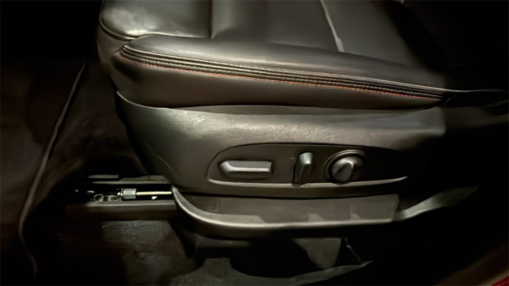 Used 2023 Chevrolet Traverse RS image 26