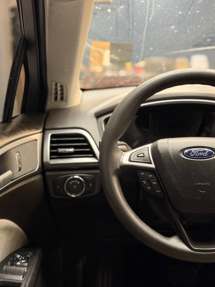 Used 2013 Ford Fusion S FWD image 10