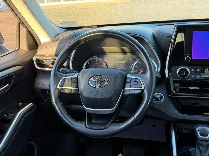 Certified 2023 Toyota Highlander XLE image 13