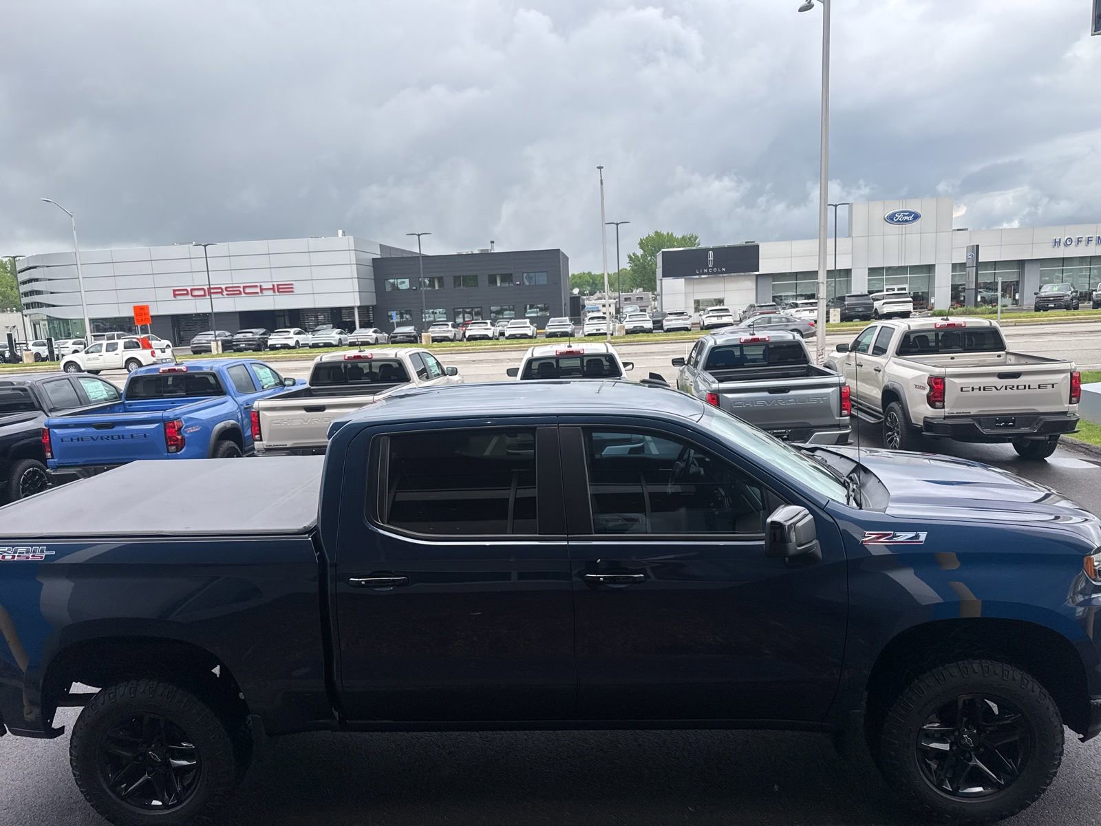 Used 2019 Chevrolet Silverado 1500 LT Trail Boss AWD/4WD image 3