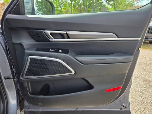 Used 2025 Kia Telluride S image 28