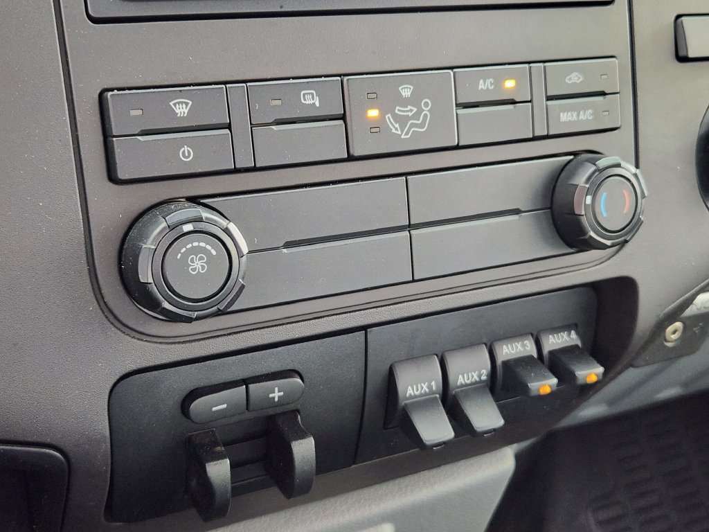 Used 2015 Ford F250 XL w/ Power Equipment Group AWD/4WD image 22