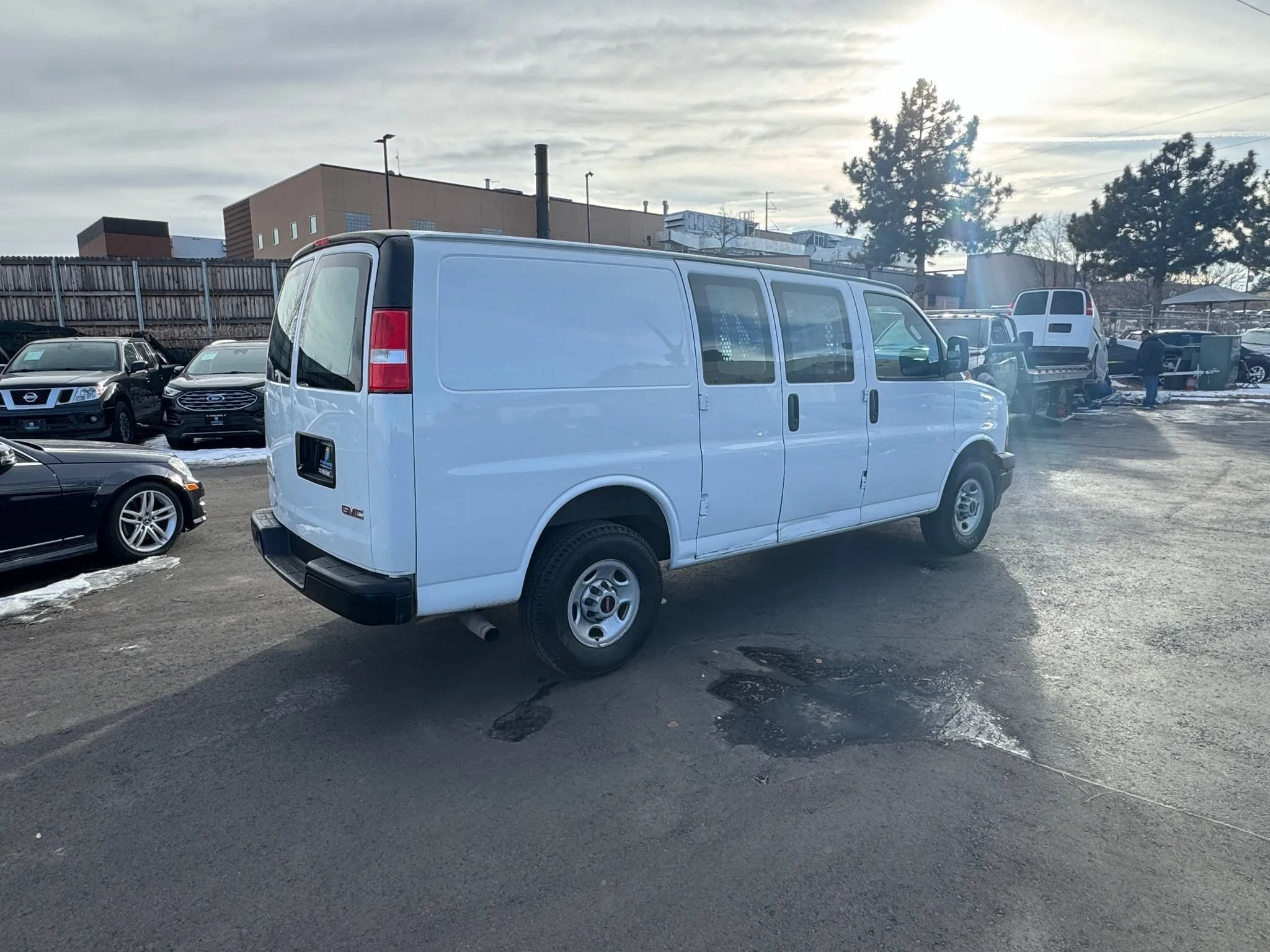 Used 2021 GMC Savana 2500 w/ Driver Convenience Package RWD image 8