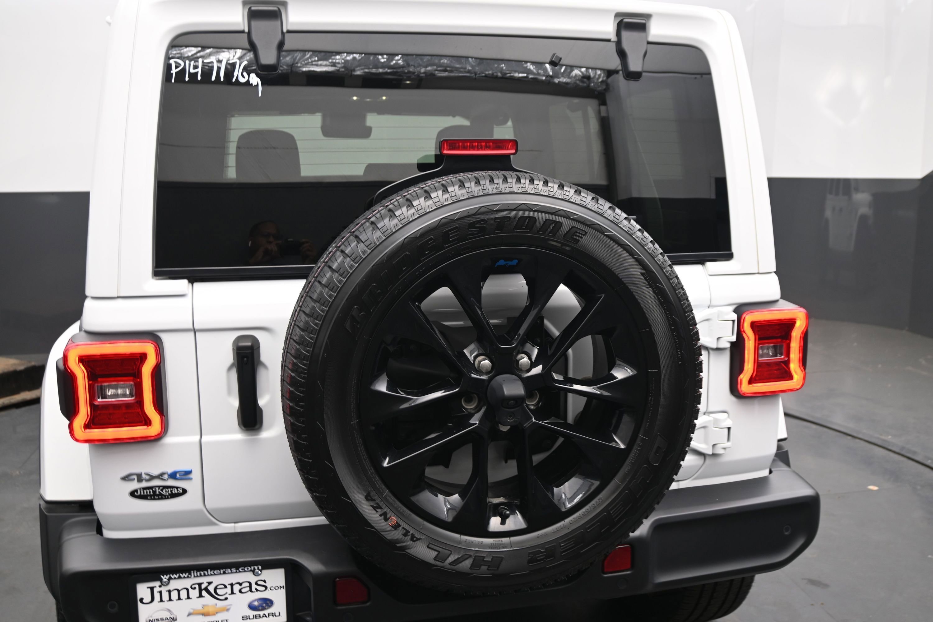 Used 2022 Jeep Wrangler Unlimited Sahara w/ Cold Weather Group AWD/4WD image 14