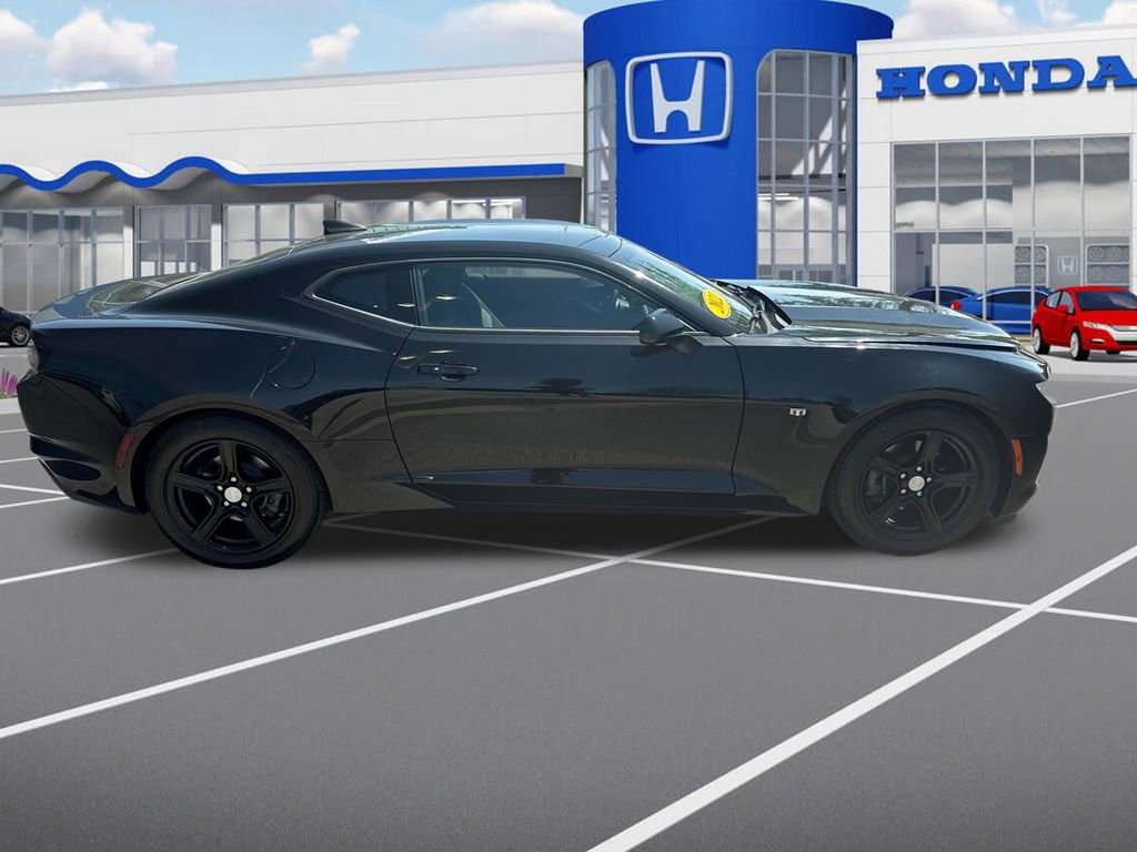 Used 2022 Chevrolet Camaro LT RWD image 10