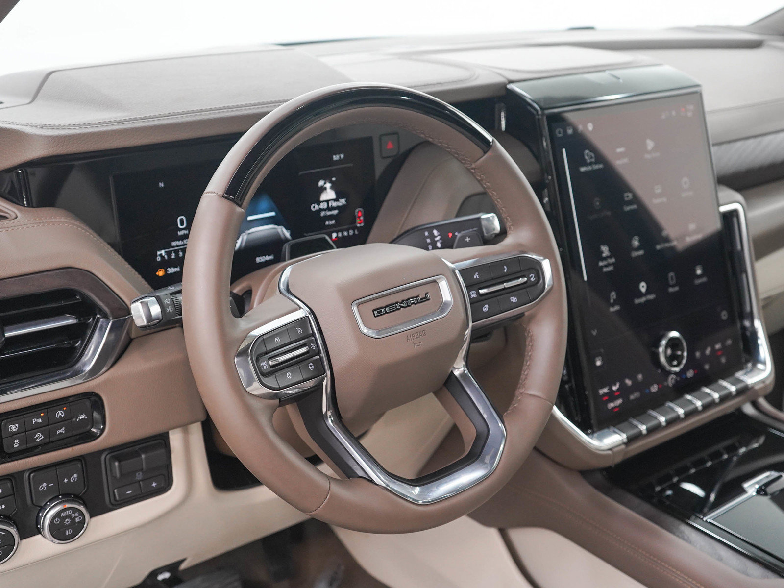 Used 2026 GMC Yukon Denali w/ Denali Reserve Package AWD/4WD image 23